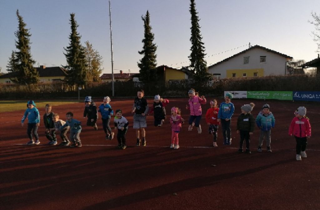 Trainingsbeginn der Kids am Sportplatz 21.03.2022